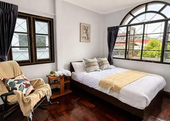 Cozyontop Chatuchak Canal House Bangkok